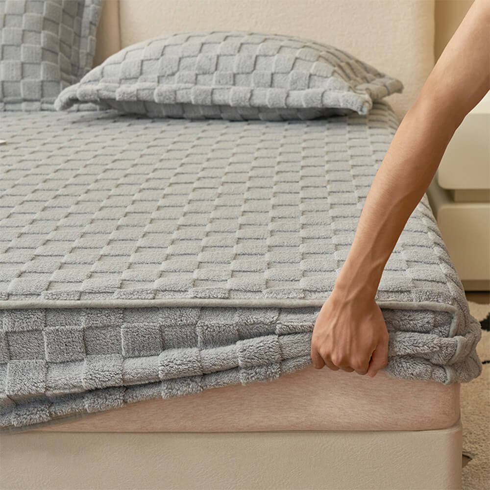 Checkerboard Plush Fitted Sheet
