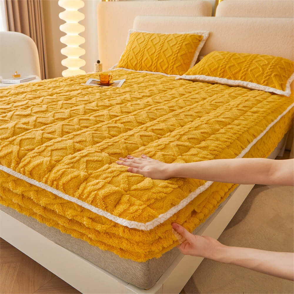CloudNest Quilted Fitted Sheet Secondary image