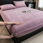Minimal Cloud Milk Velvet Fitted Sheet