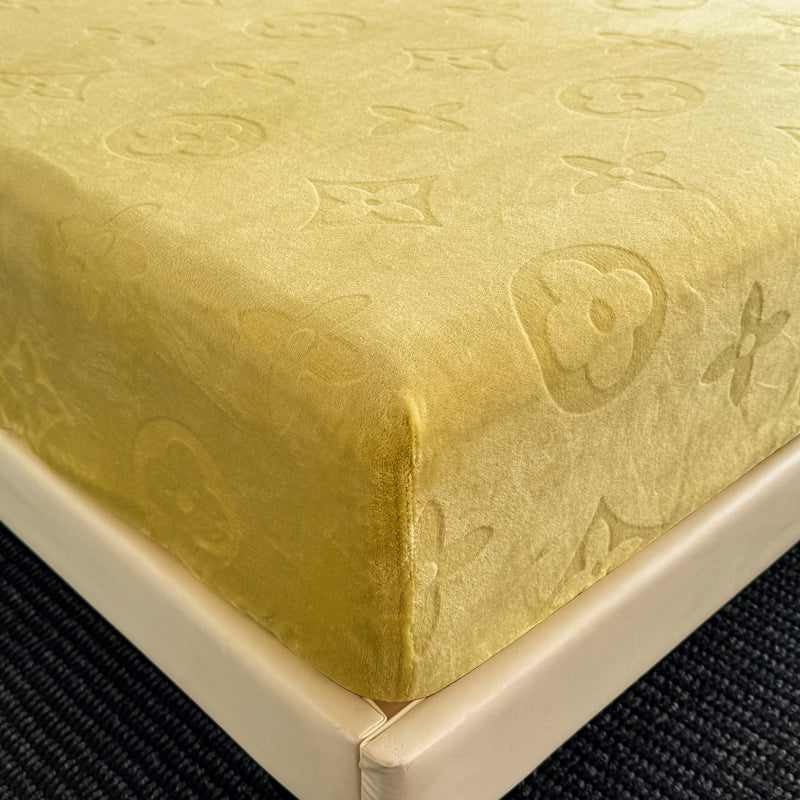 Mono Floral Milk Velvet Bedding Combination
