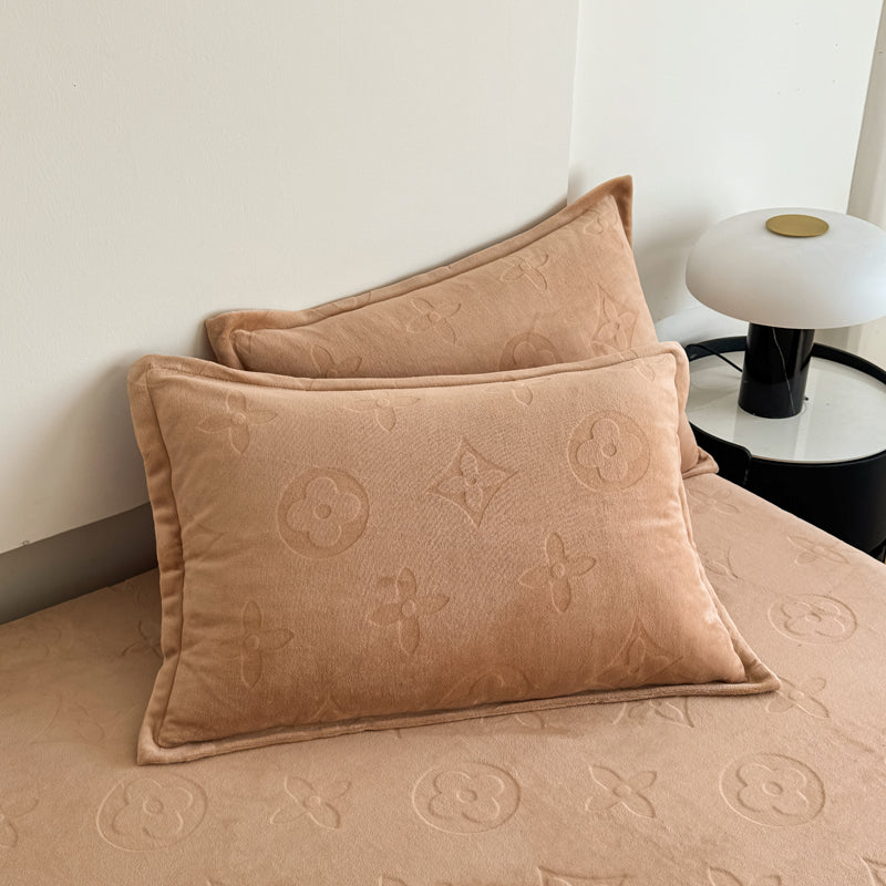 Mono Floral Milk Velvet Bedding Combination