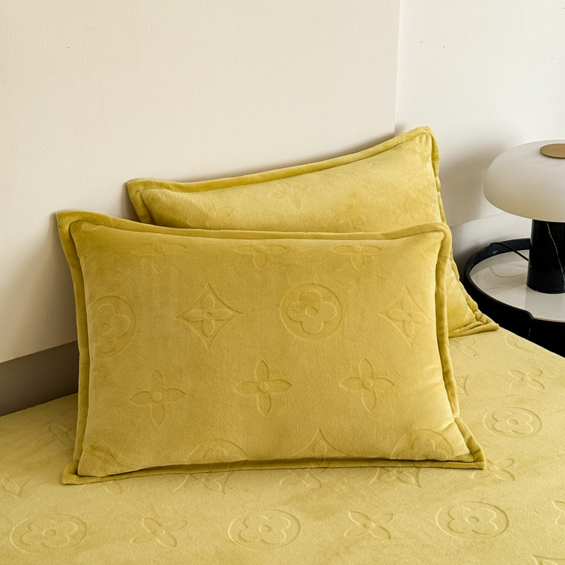 Mono Floral Milk Velvet Bedding Combination