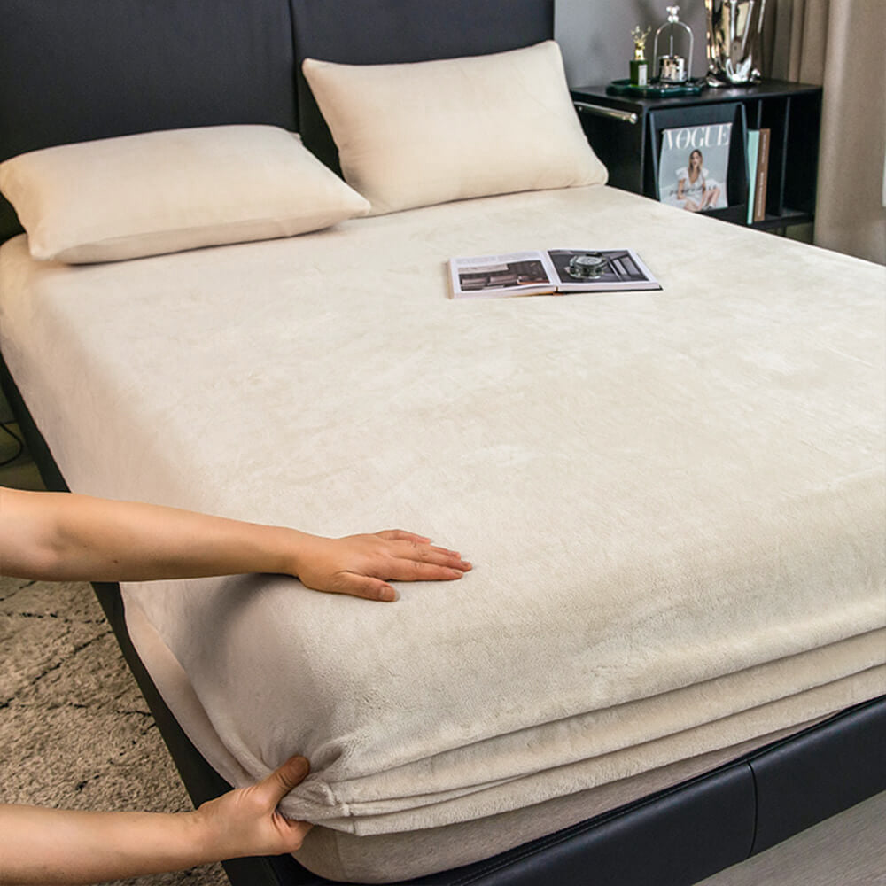 Minimal Cloud Milk Velvet Fitted Sheet