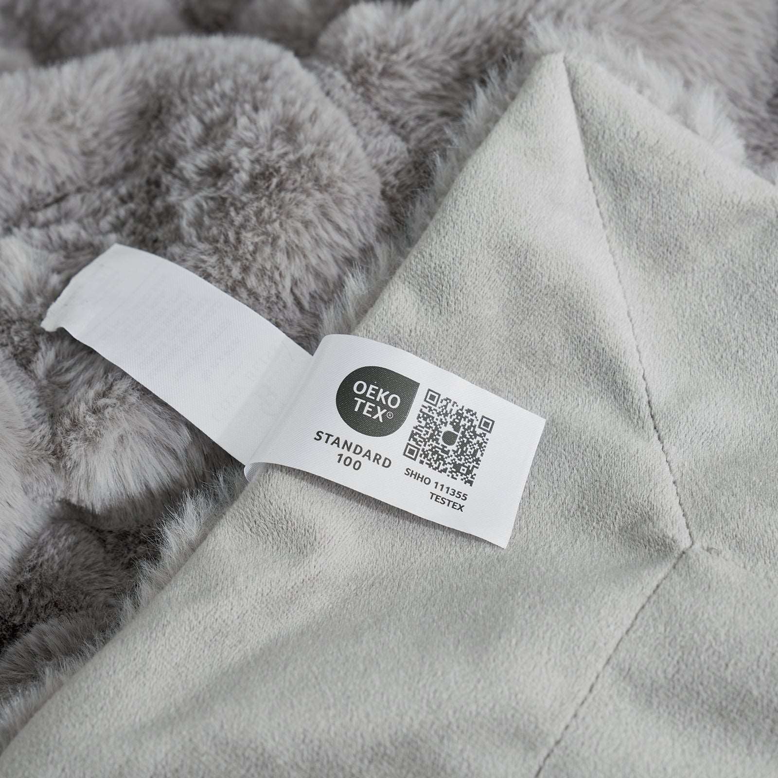 Comfy Cloud Faux Fur Throw