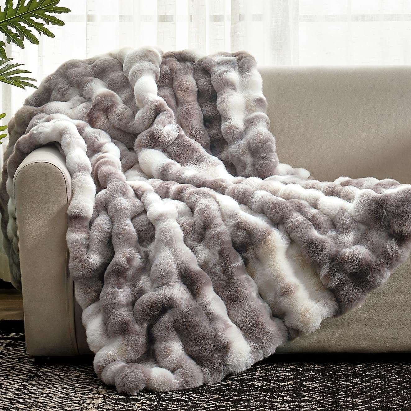 Bubble Tie-Dye Faux Fur Throw Main image