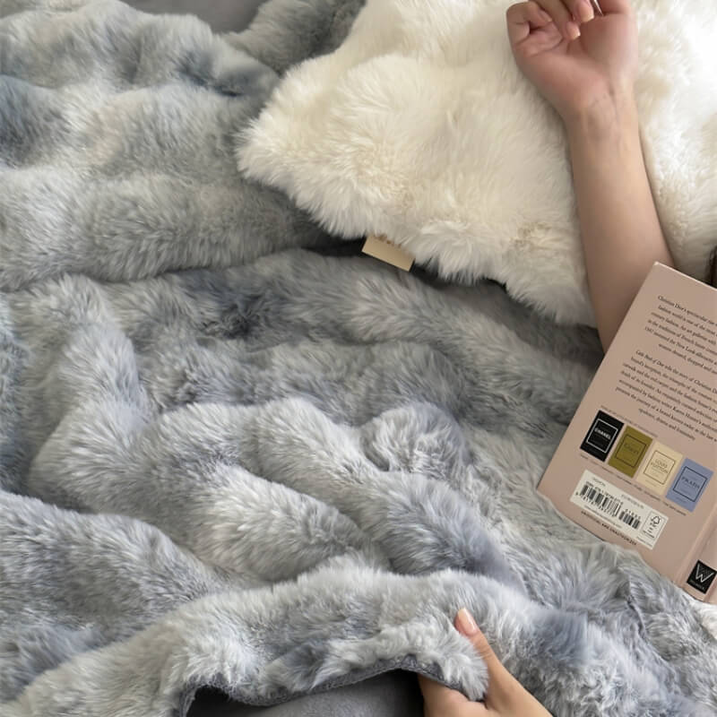 Faux Fur Luxe Blanket