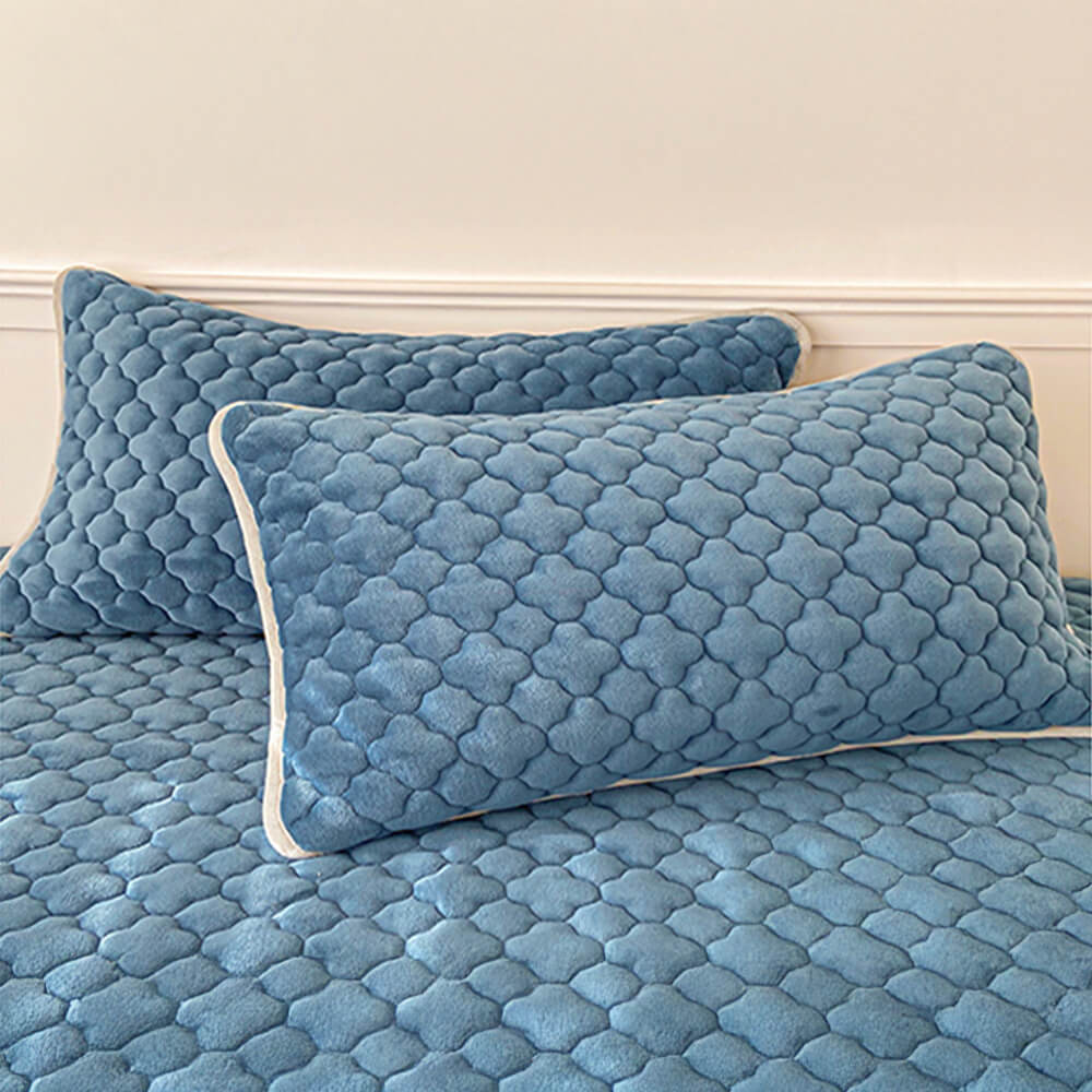 Velvet Cloud Textured Milk Fitted Sheet