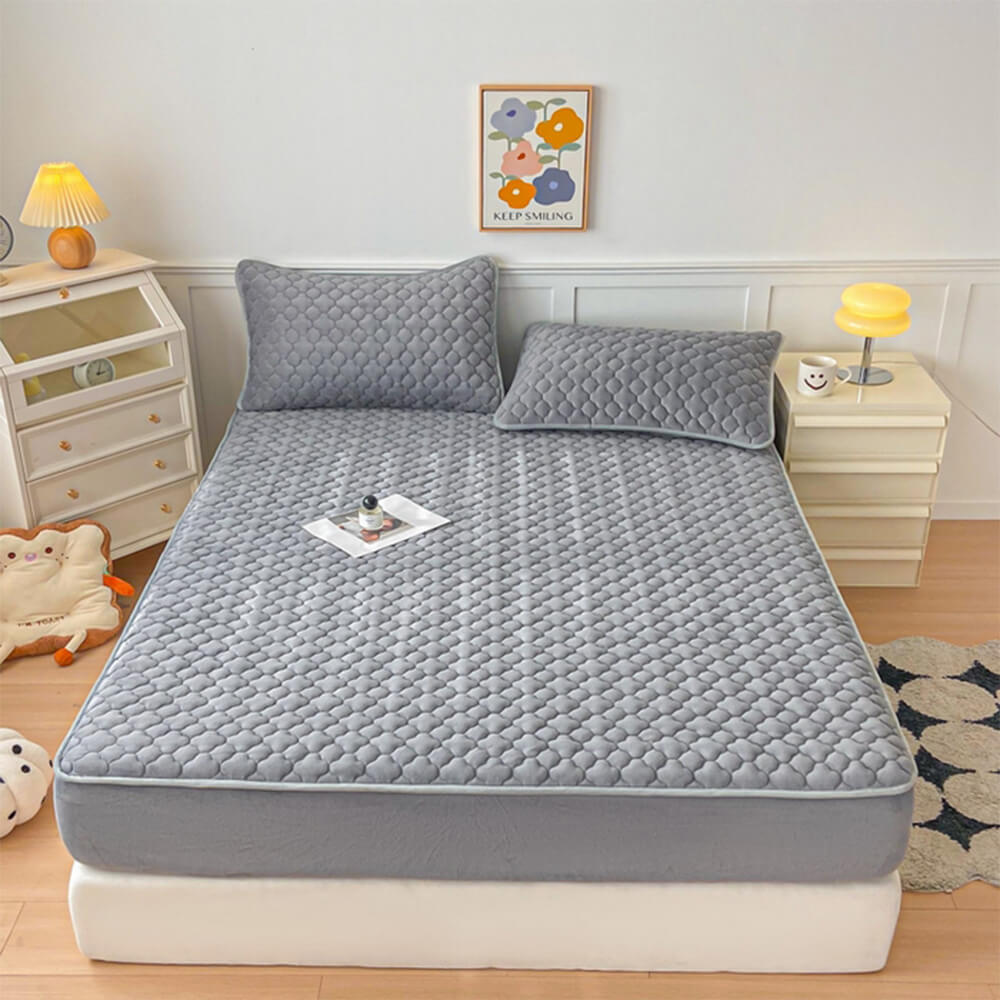 Velvet Cloud Textured Milk Fitted Sheet