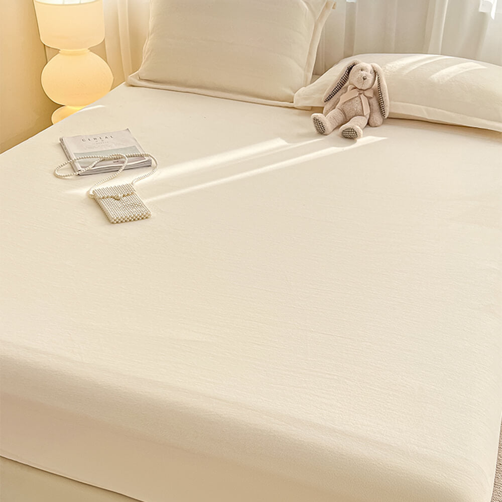 Minimal Cloud Milk Velvet Fitted Sheet